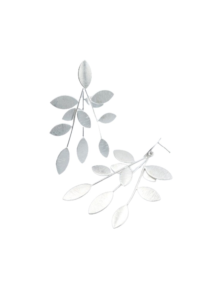 Long flower-shaped party earrings