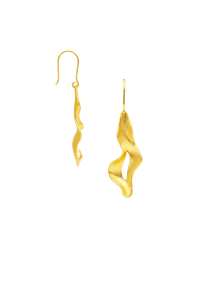 Long party earrings with irregular shape