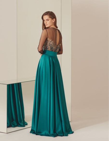 Body en strass turquoise et jupe longue en satin