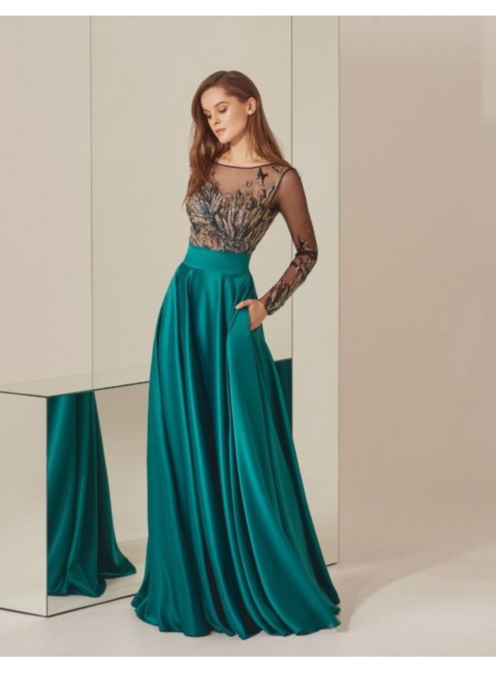 Body en strass turquoise et jupe longue en satin