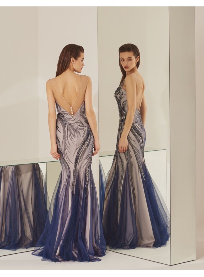 Vestido de fiesta de tul con cuerpo de pedrería