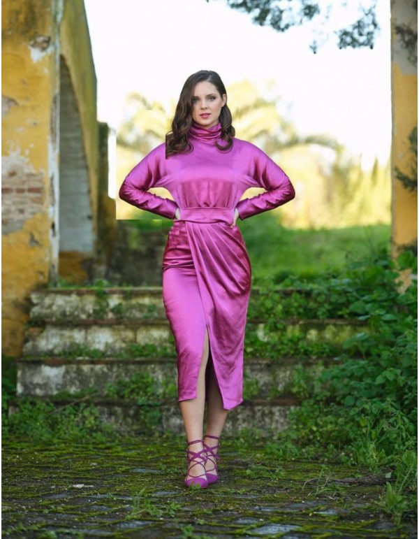 Vestido midi de fiesta para invitadas de día.