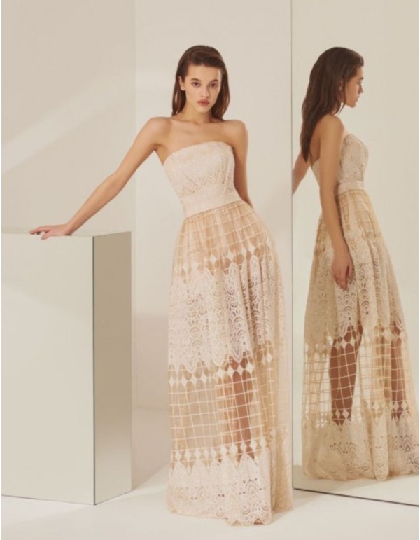 Vestido largo nude de fiesta escote palabra de honor