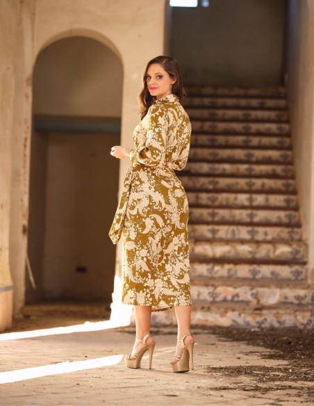 Vestido midi estampado para invitadas. Vestido midi estampado para invitadas.