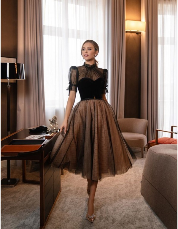 Vestido midi para invitadas de Alta Costura.