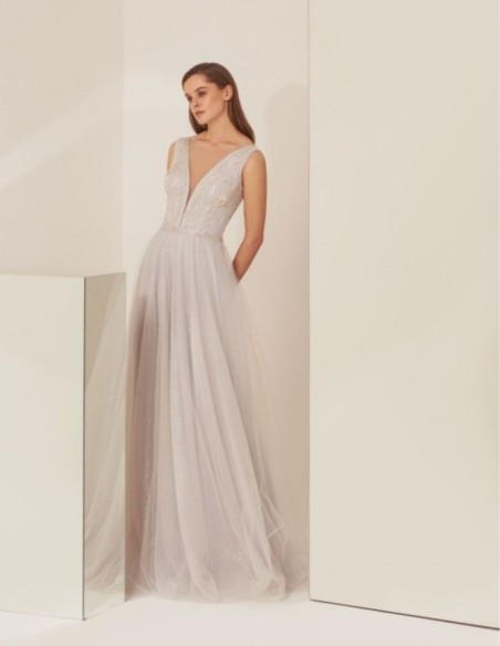 Robe de soirée argentée avec corsage en strass