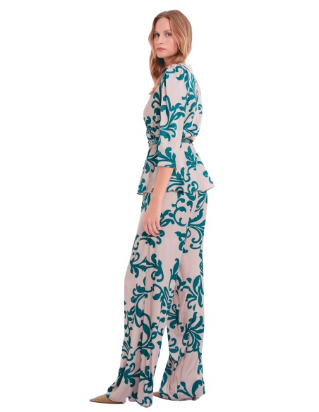 Conjunto de blusa y pantalón estampados