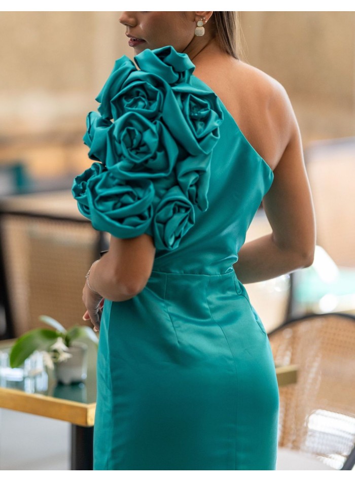 The Allure and Versatility of the Turquoise Prom Dress