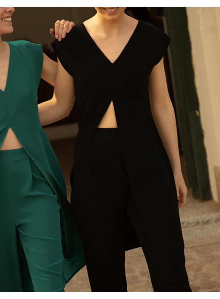 Long body noir avec encolure et fente sur le...