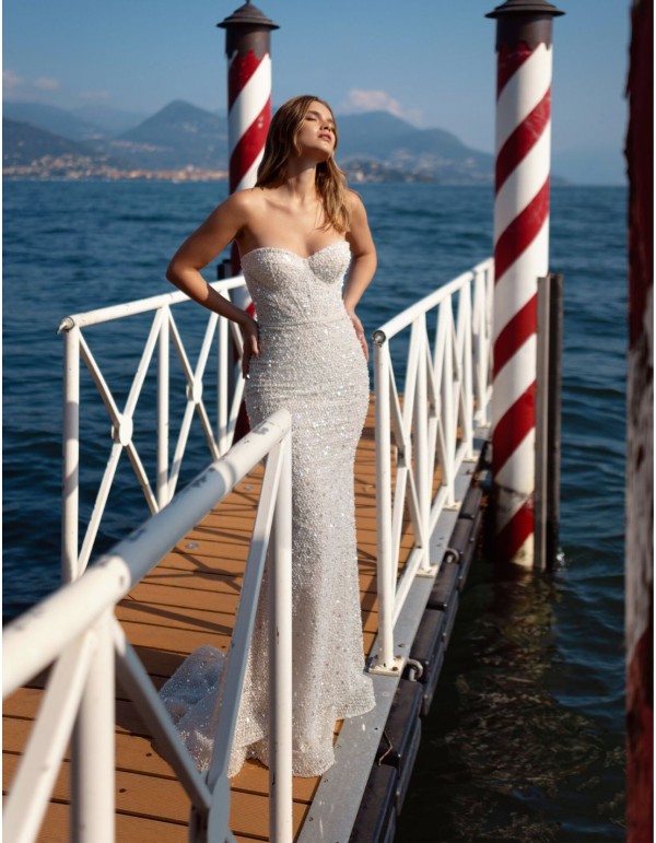 Vestido de novia nude sirena con escote corazón y espalda... 2