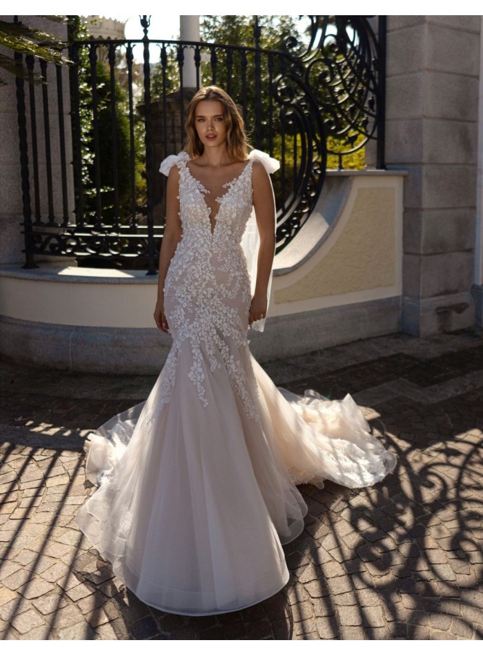 Nude wedding dress with V-neckline and V-back, lace and bows