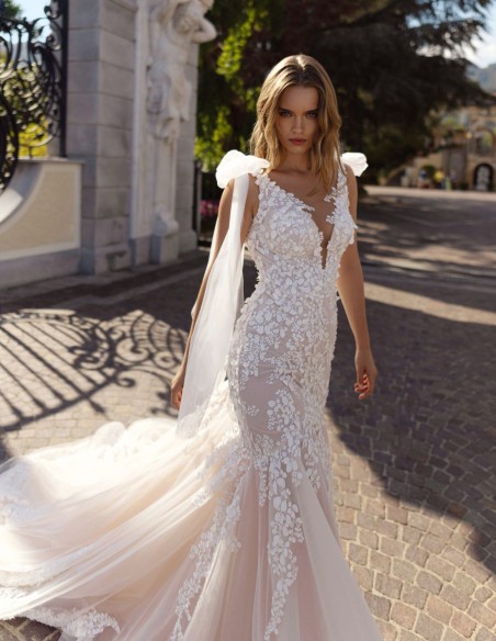 Vestido de novia nude con escote y espalda en V Vestido de novia nude con escote y espalda en V