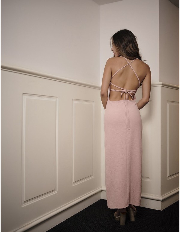 Vestido midi rosa empolvado con espalda descubierta 2