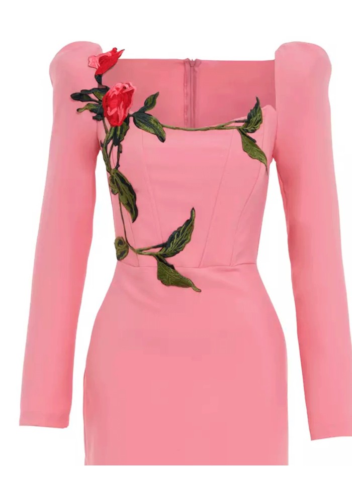 Evening dress with puffed sleeves and embroidery