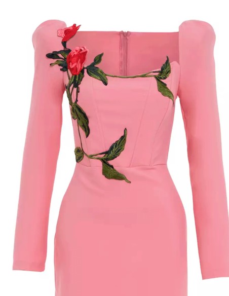 Vestido de fiesta largo con manga abullonada y bordado