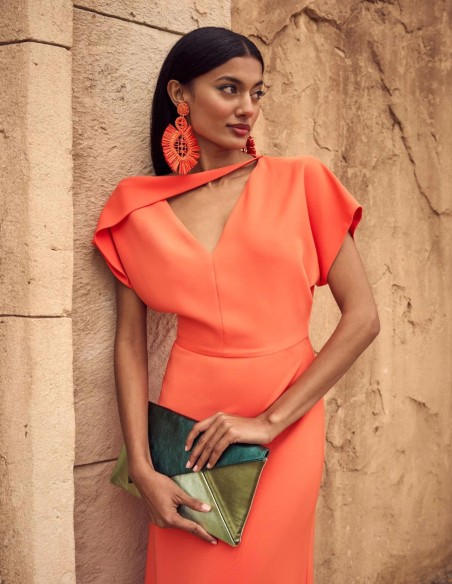 Midi party dress with short sleeves.