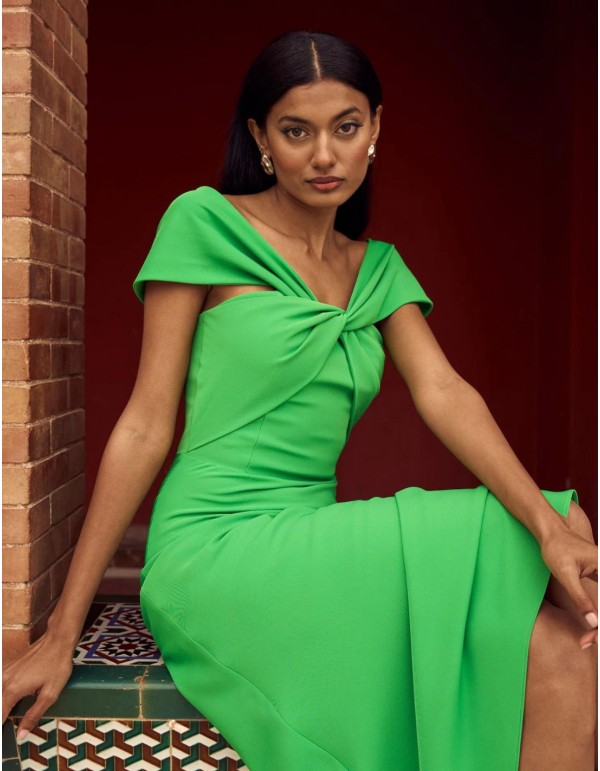 Vestido midi de fiesta verde para invitadas. 2