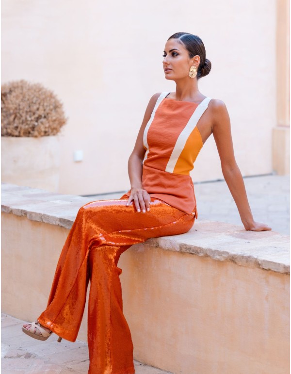 Corps et pantalon unis en cuivre combinés à des sequins