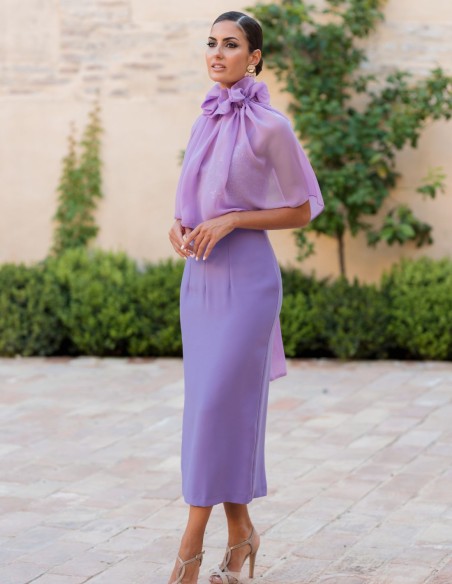 Vestido midi de fiesta liso combinado con lentejuelas y capa de gasa