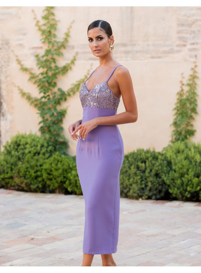 Robe de soirée midi unie combinée à des sequins...