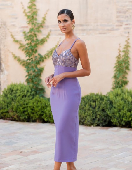 Vestido midi de fiesta liso combinado con lentejuelas y capa de gasa