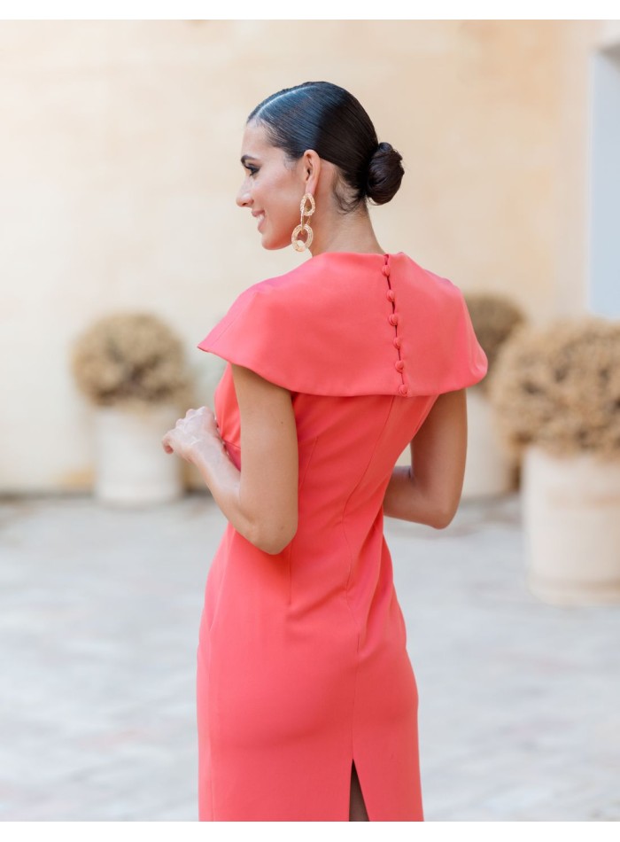 Robe de soirée midi avec couche et encolure en...