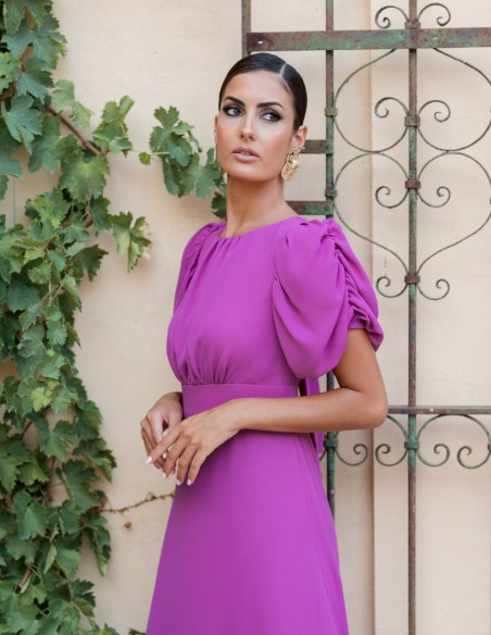 Robe midi évasée avec corsage drapé et manches courtes bouffantes