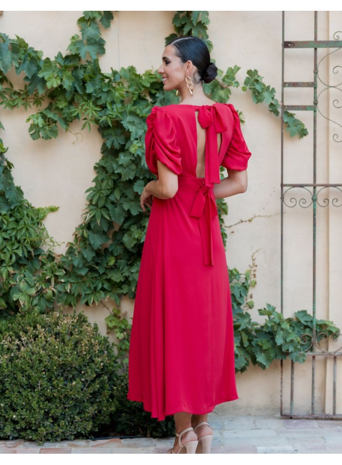 Robe midi évasée avec corsage drapé et manches courtes bouffantes