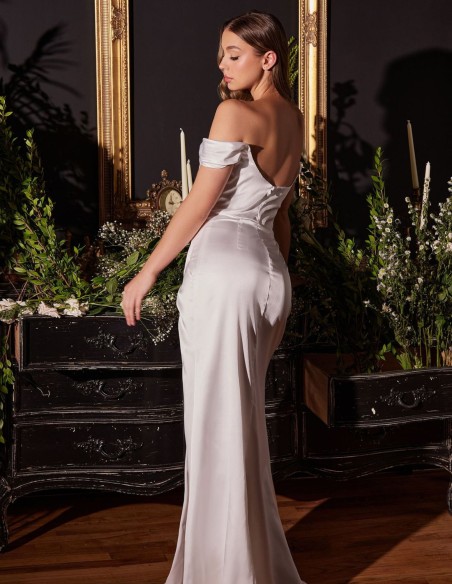 Vestido largo de fiesta con tejido satinado y corsé. Vestido largo de fiesta con tejido satinado y corsé.