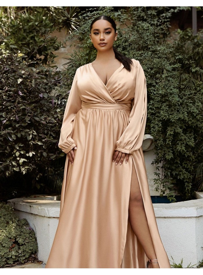 Robe longue de fête en satin avec manches longues fendues