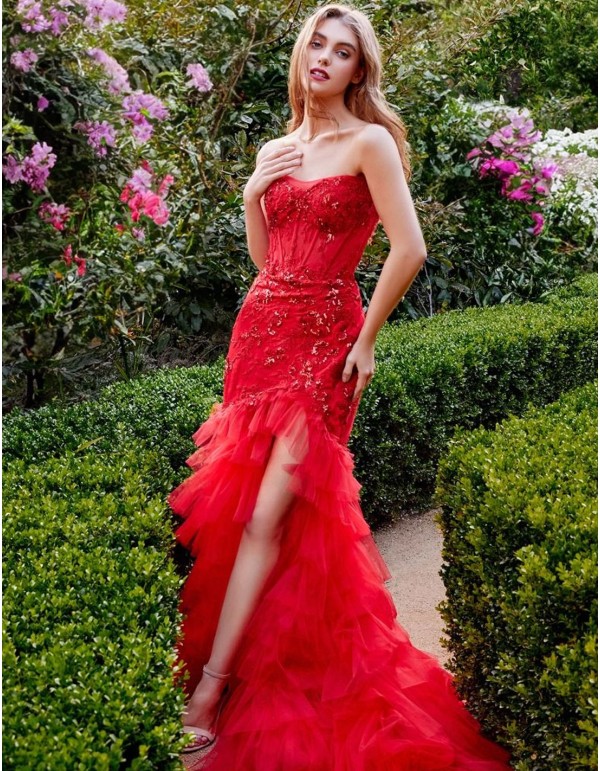 Vestido de fiesta largo de encaje con falda de tul y volantes color rojo