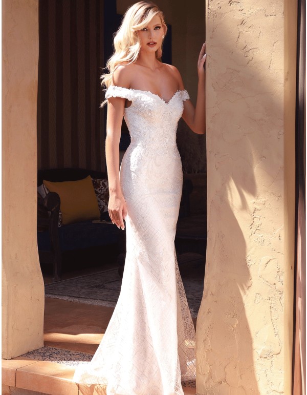 Robe de mariée coupe sirène avec encolure bandeau 2