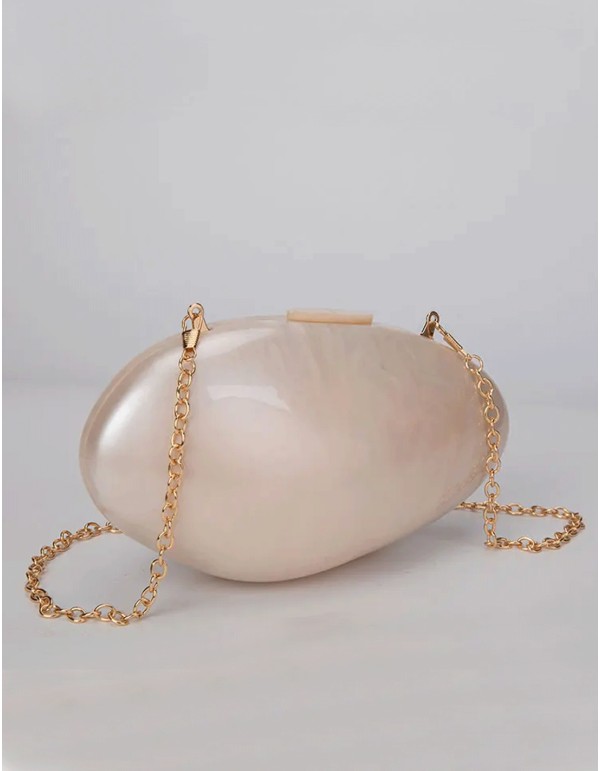 Bolso de fiesta nacarado con efecto perlado para invitada 2