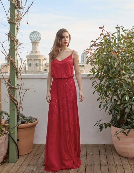 Vestido de fiesta largo de pedrería y escote en la espalda Vestido de fiesta largo de pedrería y escote en la espalda