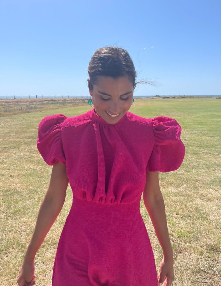 Robe courte avec manches courtes et liens dans le dos