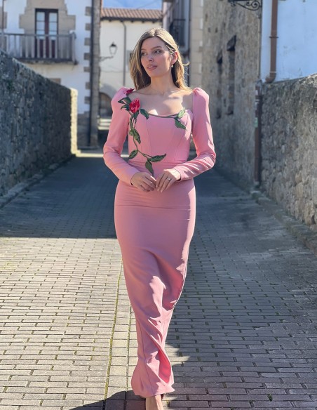 Vestido de fiesta largo con manga abullonada y bordado Vestido de fiesta largo con manga abullonada y bordado