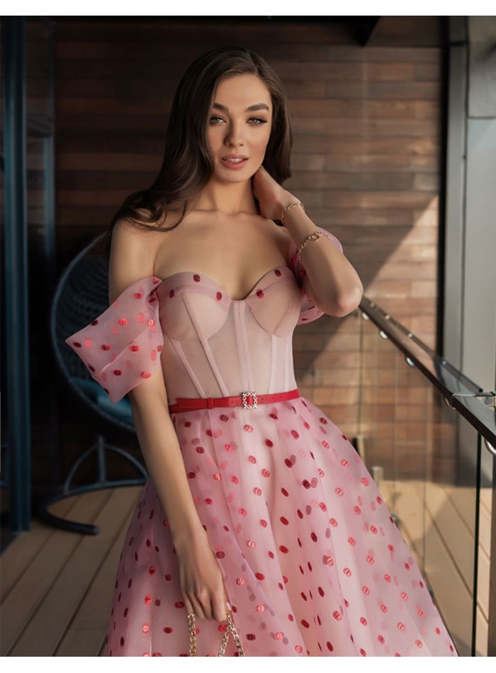 Vestido de fiesta midi de tul con detalle topos...