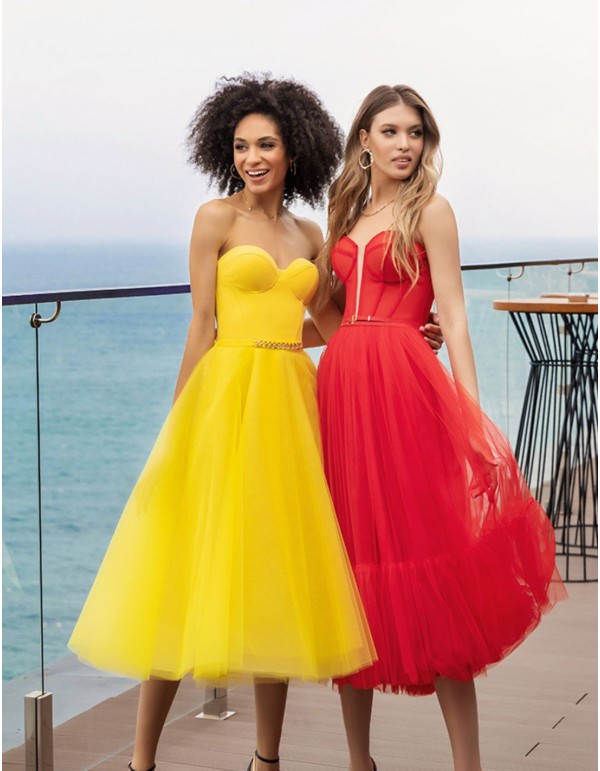 Robe de soirée midi avec encolure cache-coeur et jupe en...