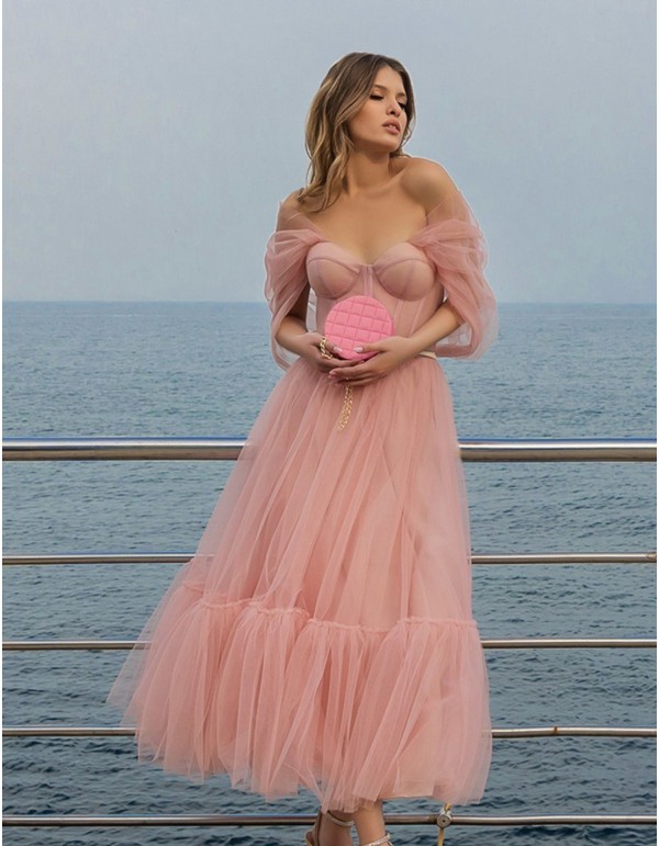 Robe de soirée midi avec manches en tulle et corset