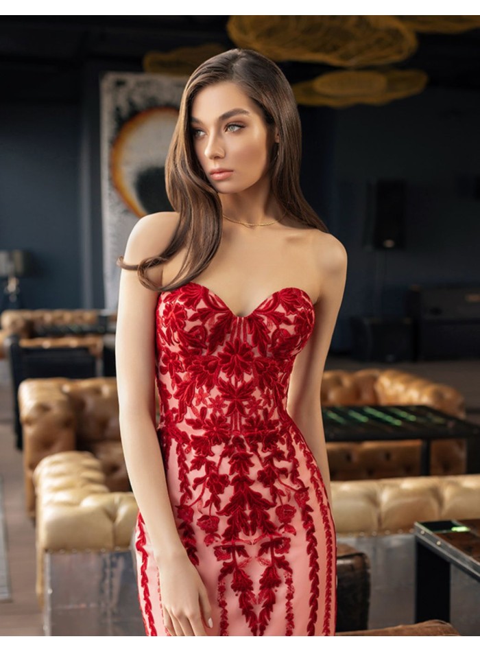 Robe midi avec encolure en cœur et flocage floral