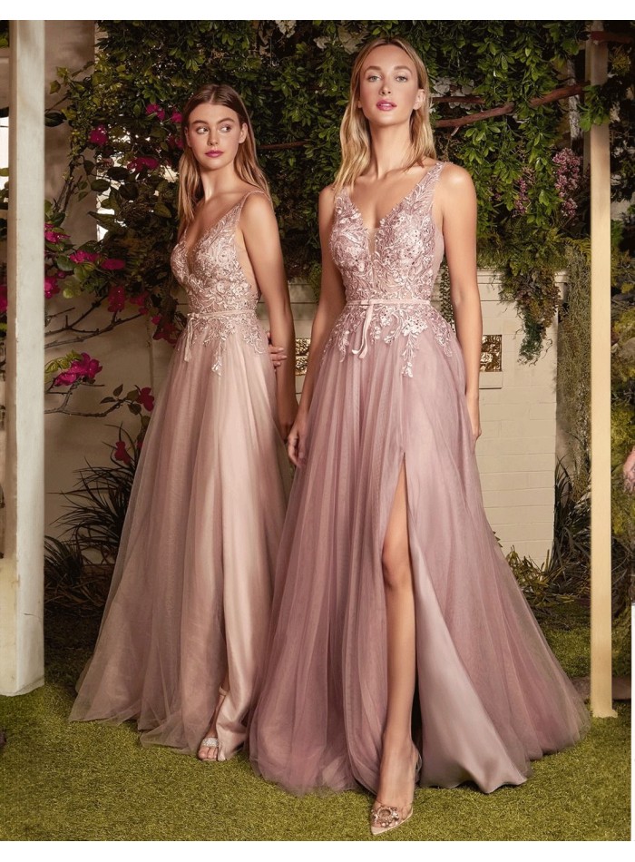Long gown in tulle with floral embroidery