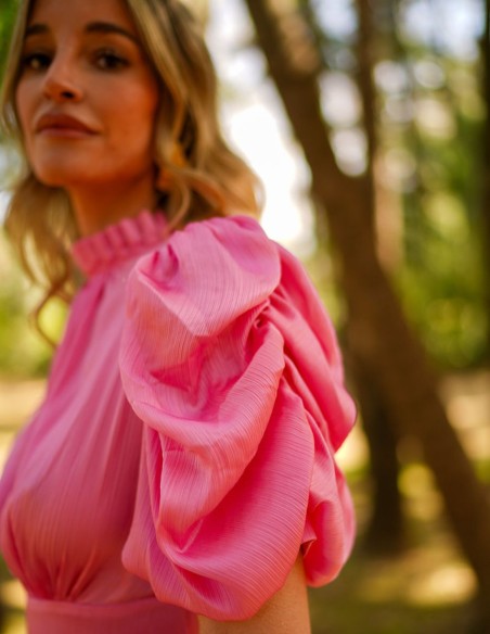 Vestido midi de fiesta plisado con manga corta abullonada