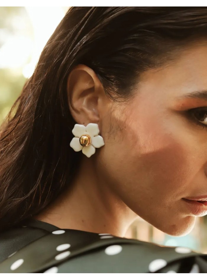 Acrylic party earrings with ceramic flower