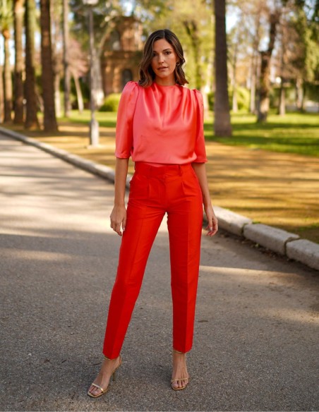 Chemisier de fête en satin avec manches bouffantes françaises