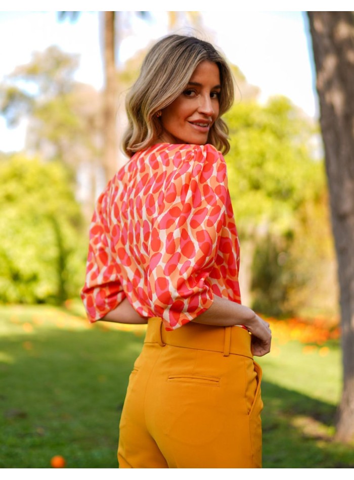 Chemisier de fête avec tissu imprimé et manches...