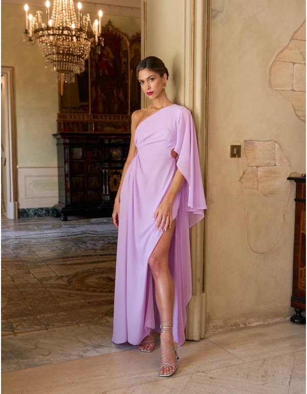 Robe longue de fête avec encolure asymétrique et manches...