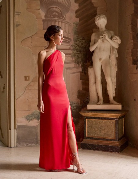 Vestido de fiesta largo con detalle capa y espalda de tiras cruzadas