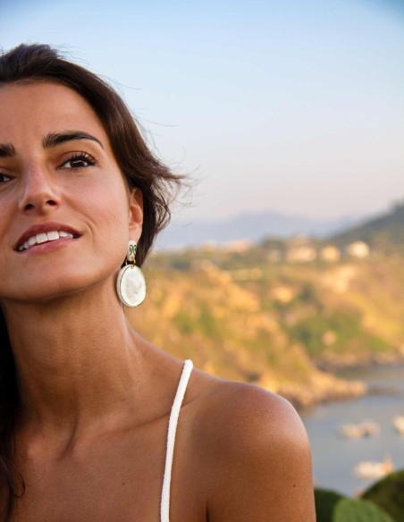 Boucle d'oreilles longues avec médaillons en céramique émaillée