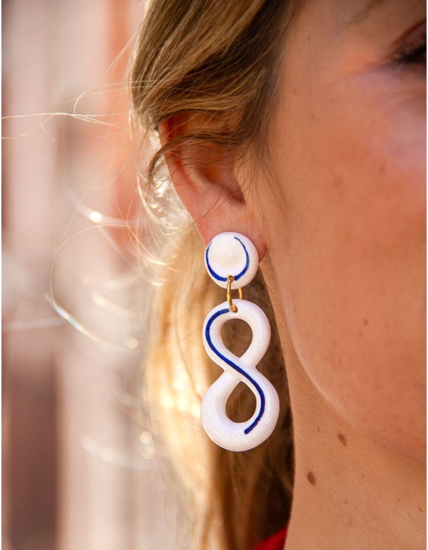 Boucle d'oreilles infini en céramique émaillée bleue 2