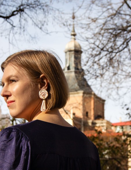 Boucle d'oreilles longues en céramique de porcelaine blanche peinte